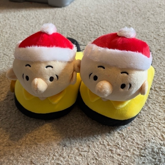 Peanuts Charlie Brown Plush 3D Slippers Christmas NEW Santa Hat 13/14 Men’s